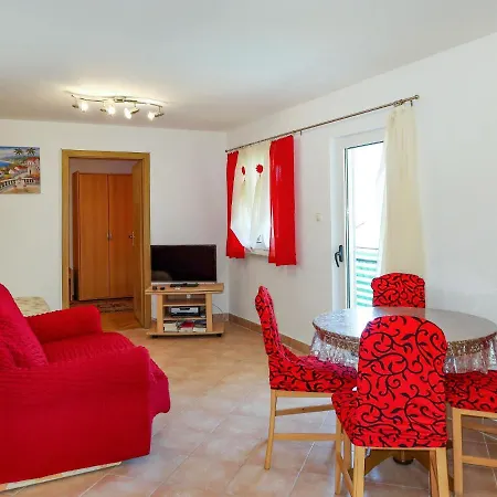 Filip Jakov-1 By Interhome Vinišće